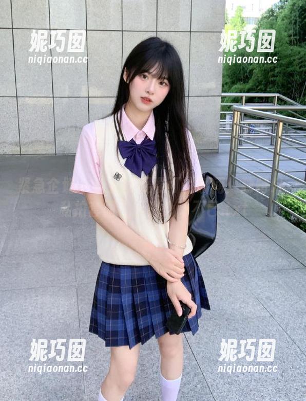 紧急企划 – 捕捉樱樱樱可的瞬间:独特JK私拍套图,让人心动不已.txt - 妮巧囡