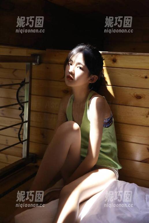 万众期待：Asagiriai的高清制服自拍，免费下载开启你的奇妙之旅！.txt