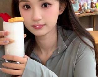 来看Dami(퀸다미)校服写真，网盘收藏超美瞬间不容错过.txt