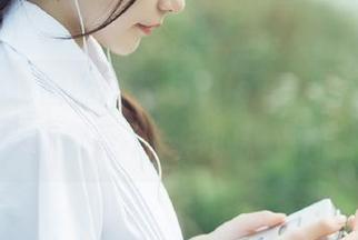 Feilin嗲囡囡 – 伍月yuer的私房制服图片集，带你感受不一样的视觉冲击！.txt