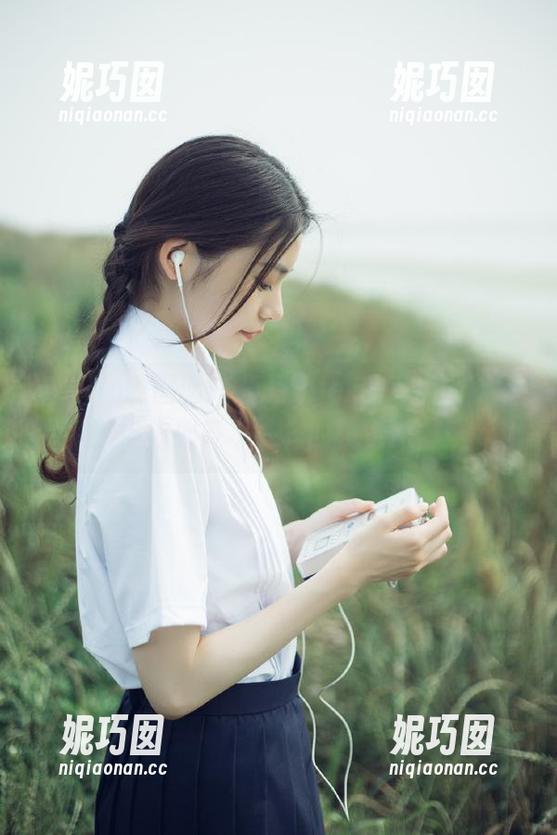 Feilin嗲囡囡-伍月yuer Feilin嗲囡囡 - 伍月yuer的私房制服图片集,带你感受不一样的视觉冲击!.txt