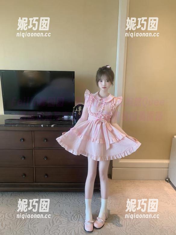 Feilin嗲囡囡 - 夏日狂欢！王婉悠Queen最新泳池写真分享，打破传统的美丽新定义。.txt