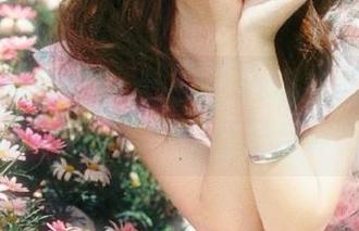 GIRLT果团网 – 走进Miss琪的世界，黑色写真分享带你感受优雅与神秘.txt