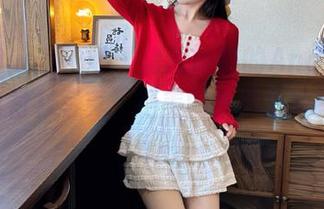 HuaYang花漾 – 清新脱俗的Angela小热巴白衬衫写真，绝美图集尽显独特风格.txt