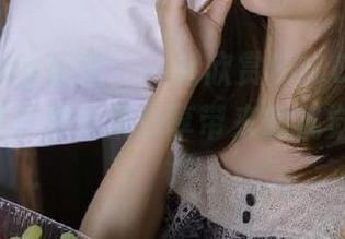 HuaYang花漾 – 一起欣赏SOLO-尹菲肉丝：精美写真合集分享带来的视觉冲击.txt