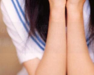HuaYang花漾 – 倾心欣赏黄乐然的白色写真集，带你领略她的独特视角.txt