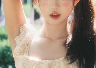 IMiss爱蜜社 – 在睡衣中释放自我：Evon陈赞之的写真图片带你探索内心的宁静.txt