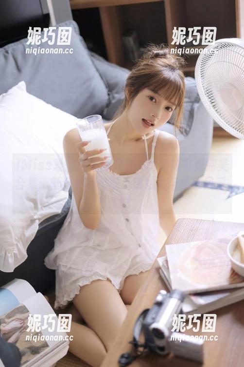 IMiss爱蜜社 - 陈思琪Art丝袜写真完美合集：壁纸展现她的无限魅力与优雅风采.txt