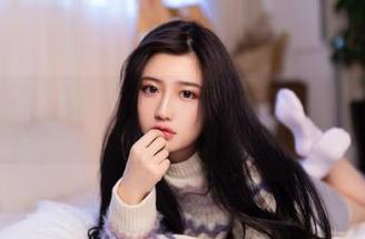 山茶摄影带来的快乐：丝袜泡水喝吗，让你的心情瞬间变好！.txt