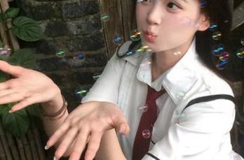 走进KuukoW的世界，探索全套纯白天使作品带来的视觉盛宴.txt