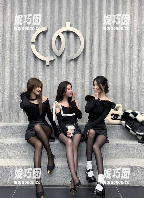 MFStar模范学院 - 网袜之美：奈美nana私拍美图让你领略别样的时尚风采.txt