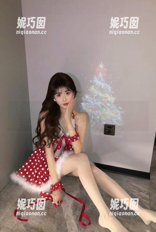 MFStar模范学院 - 当小奶瓶呜呜邂逅女友，图库里藏着的写真玄机！.txt