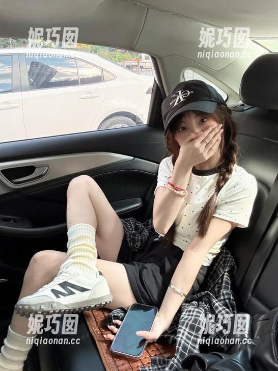 MFStar模范学院 - 柳侑绮Sevenbaby网袜写真集，原图流出，带你领略别样风情.txt