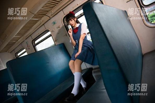 MFStar模范学院 - 苏西-susie短裙的时尚之旅，全套写真下载，让你一探究竟！.txt