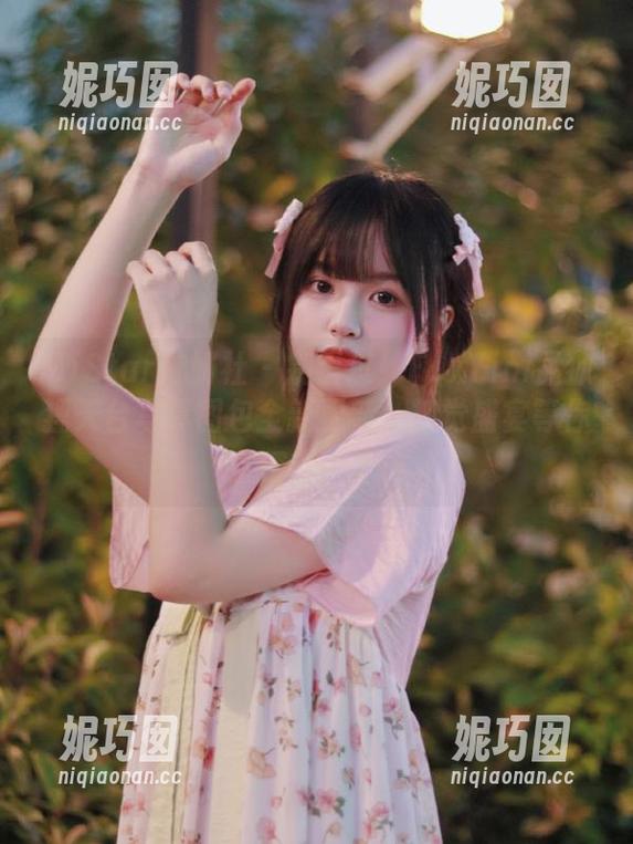 MiStar魅妍社 - 别错过！FoxYini孟狐狸天台写真图包全新更新，视觉盛宴等你来探索！.txt