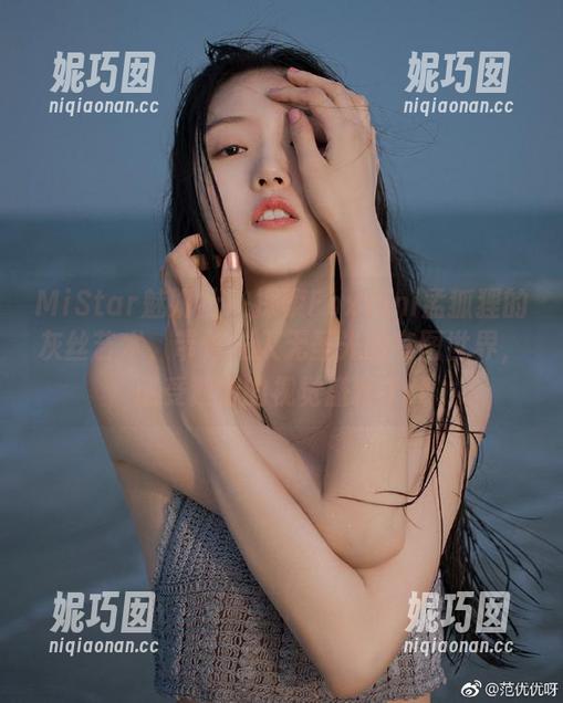MiStar魅妍社 - 探索FoxYini孟狐狸的灰丝艺术，带你进入无圣光的套图世界，感受独特的视觉盛宴.txt