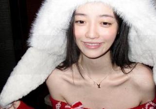 MiiTao蜜桃社 – 雪梨sherry的镂空视角：原图与图片中的奇妙艺术体验.txt