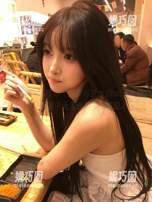MintYe薄荷叶 - 探索何梦兮Stacy女仆世界，图集中无圣光的真实美感.txt