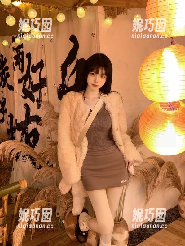 “MissWarmJ吊带”作品集：当自信遇上吊带，分享我的另类时尚与反转人生.txt