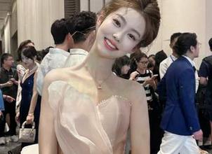 MyGirl美媛馆 – 妮儿Bluelabel双人写真之旅：独特原图与图集让你惊艳.txt