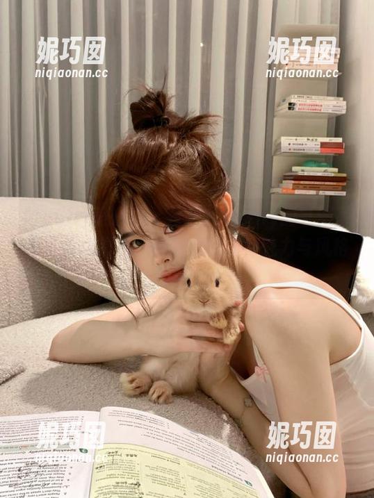 MyGirl美媛馆 - 从晓茜sunny的礼服写真中挑选灵感，体验她的独特魅力与风格元素.txt