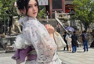 体验Natsuko夏夏子的写真分享，感受埃吉尔金龙腾祥云的艺术魅力.txt