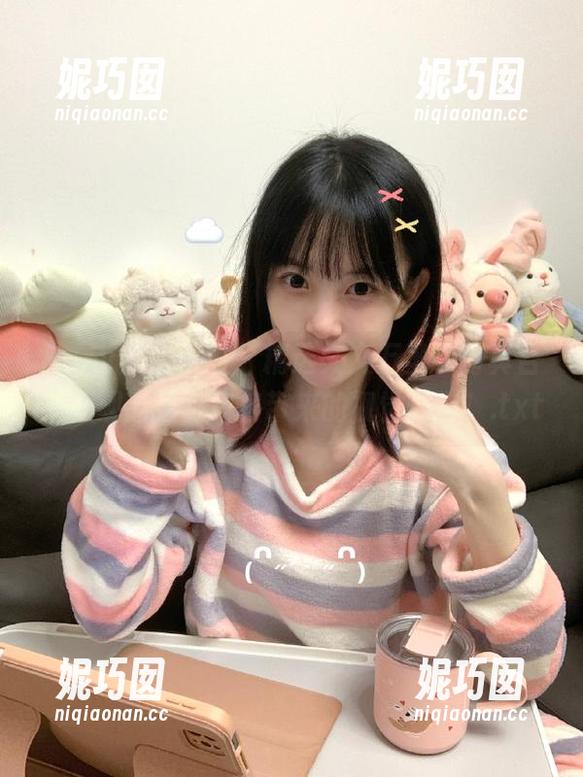 Pary学生模拍 - 精选文文万圣节写真合集，观看独特风格带来的视觉冲击！.txt