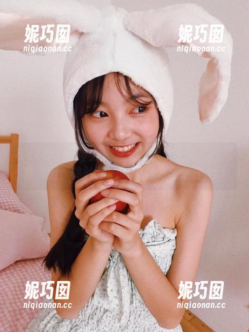 SHENSHI绅士 - 深入曼云女王精彩的写真美图，体验她的时尚魅力与个性.txt