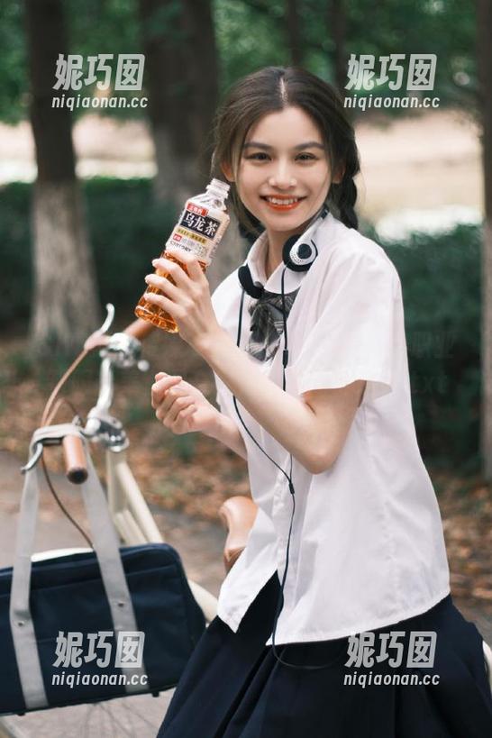 SIW斯文传媒 - 震撼来袭！甄珍OL职业制服精美套图合集，让职场更迷人.txt