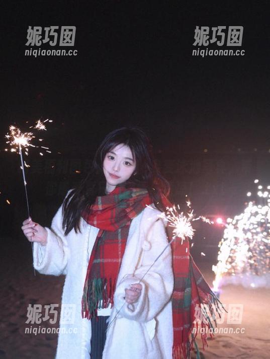 精美福利图包：Seele麦麦泳池写真，带你感受夏日的激情与清凉！.txt