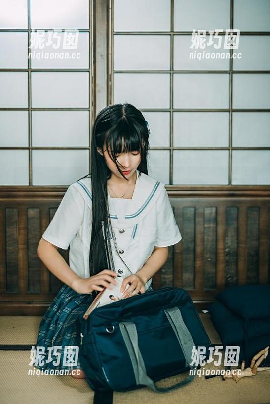 TGOD推女神 - 走入梦娜Vanessa的纯白写真作品世界：浸润在柔和光线中的唯美瞬间.txt