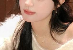 在AzurLane的世界里，Tomiko(とみこ)为你呈现精彩定制作品！.txt