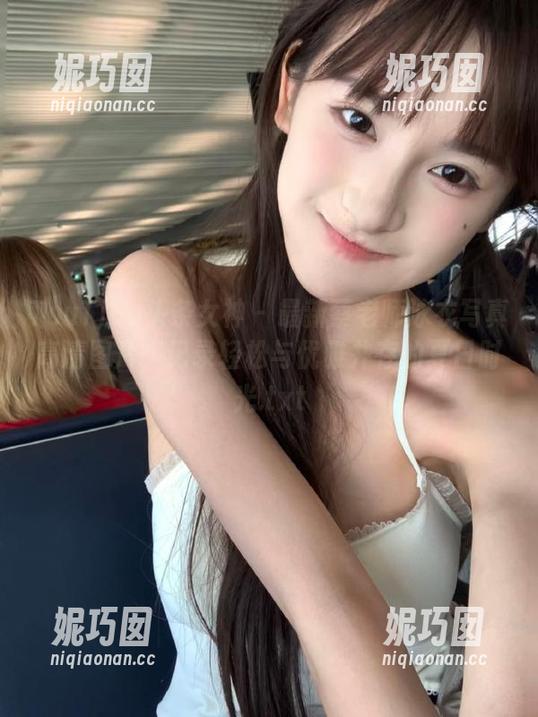 TouTiao头条女神 - 最新蔡老师泳衣写真高清图片，记录轻松与优雅并存的夏日时光.txt