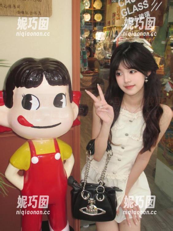 UGirls尤果网 - 走进Miko马欣悦的校园美图图集，感受青春与活力的完美结合.txt