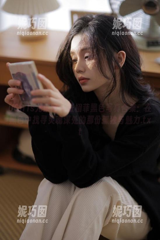 UGirls尤果网 - 张栩菲黑色写真合集：在黑色中找寻灵魂深处的那份孤独与魅力.txt