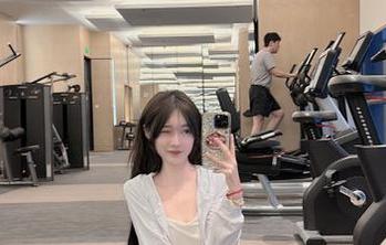 UGirls尤果网 – 下载易阳白丝写真，体验她的清新气质与艺术之美.txt