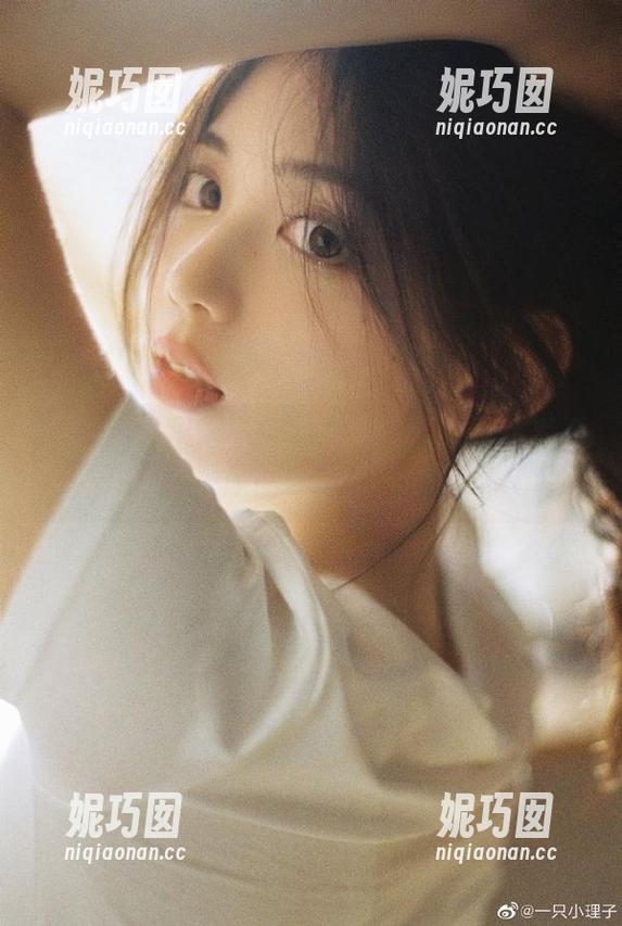 UGirls尤果网 - 在线收看李宝儿天台写真，专属原图等你来下载.txt