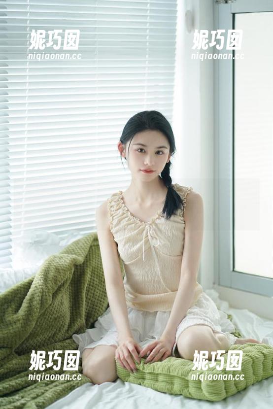 UGirls尤果网 - 私人订制：白熙萌双马尾图包分享，感受少女心的绽放！.txt