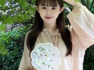 UGirls尤果网 – 谭晓彤花嫁图集最新更新，婚纱与搞笑表情的完美结合，值得你的点赞与分享！.txt
