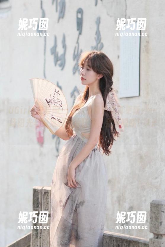 UGirls尤果网 - 黛熙儿海边写真更新：一场阳光与海浪的图片狂欢，别眨眼哦！.txt