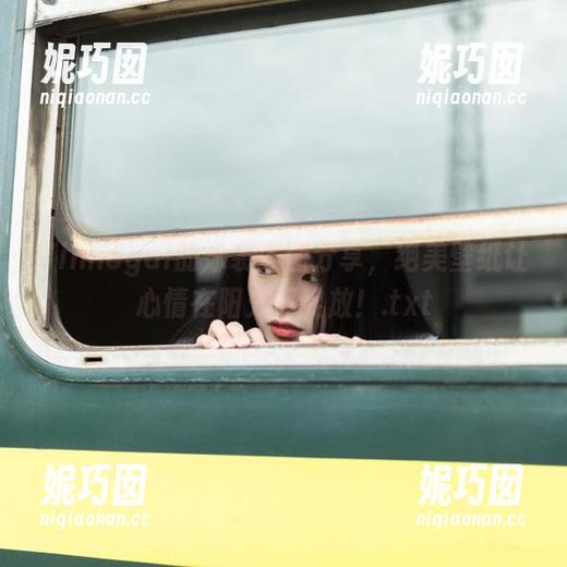Vinnegal的泳装美图分享，绝美壁纸让心情在阳光下绽放！.txt