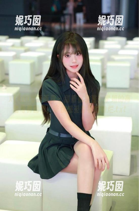 XIAOYU语画界 - 甜蜜蜜桃酱！学姐的高清写真图包，带你感受青春的绚烂.txt