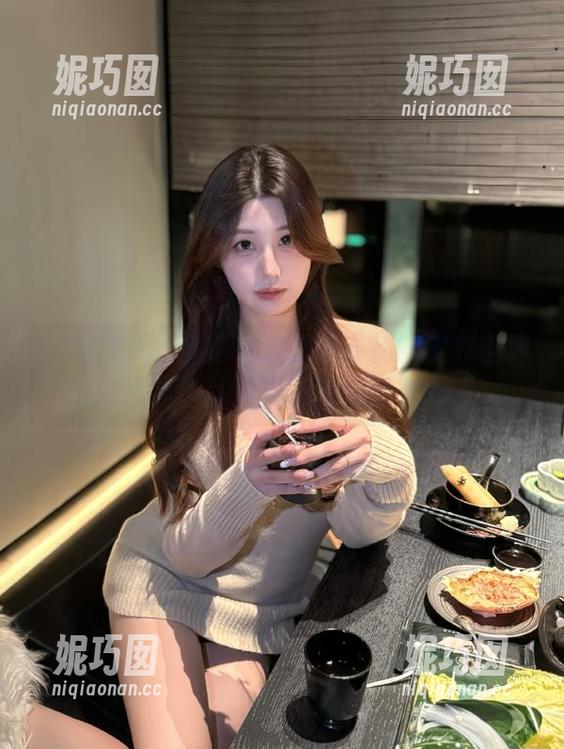 XIAOYU语画界 - 走进顾乔楠的皮衣世界：精选作品集展现独特魅力.txt