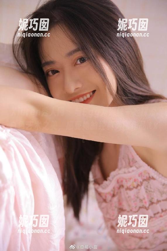 Xiuren秀人网 - 与Egg尤妮丝一起探索白色艺术之美，感受她的经典美图作品.txt