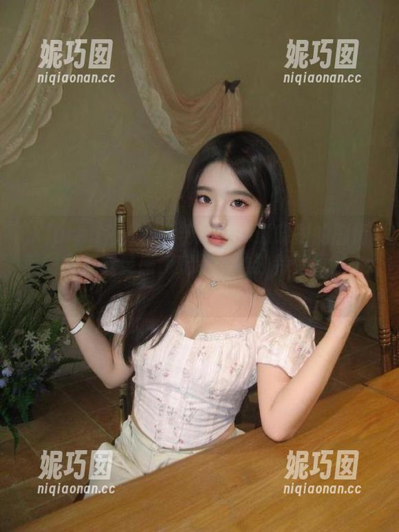 Xiuren秀人网 - 从Elise谭晓彤的剧情美图中获取灵感，定制你的独特壁纸！.txt
