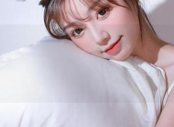 Xiuren秀人网 – 探索高清世界：Emily顾奈奈空姐照片，展现职业女性的自信与优雅.txt