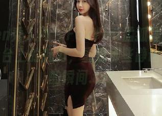 Xiuren秀人网 – FoxYini孟狐狸私房图集：天台上的魅力，重现那些静谧而动人的瞬间.txt