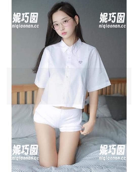 Xiuren秀人网 - 梦幻旅程，丹妮Danny的死库水合集：欣赏迷人图片享受视觉盛宴.txt