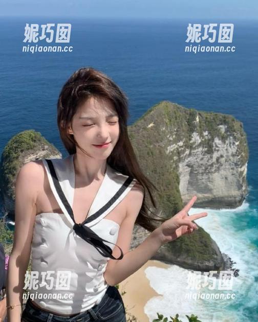 Xiuren秀人网 - 走进区静瑶的镂空梦境：原图写真展示无限可能.txt
