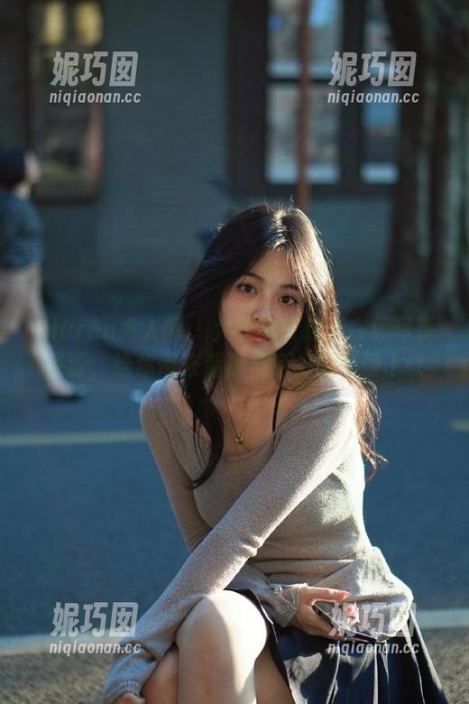 Xiuren秀人网 - 大美媚京夏天在线写真资源，给你带来清凉与活力的享受.txt